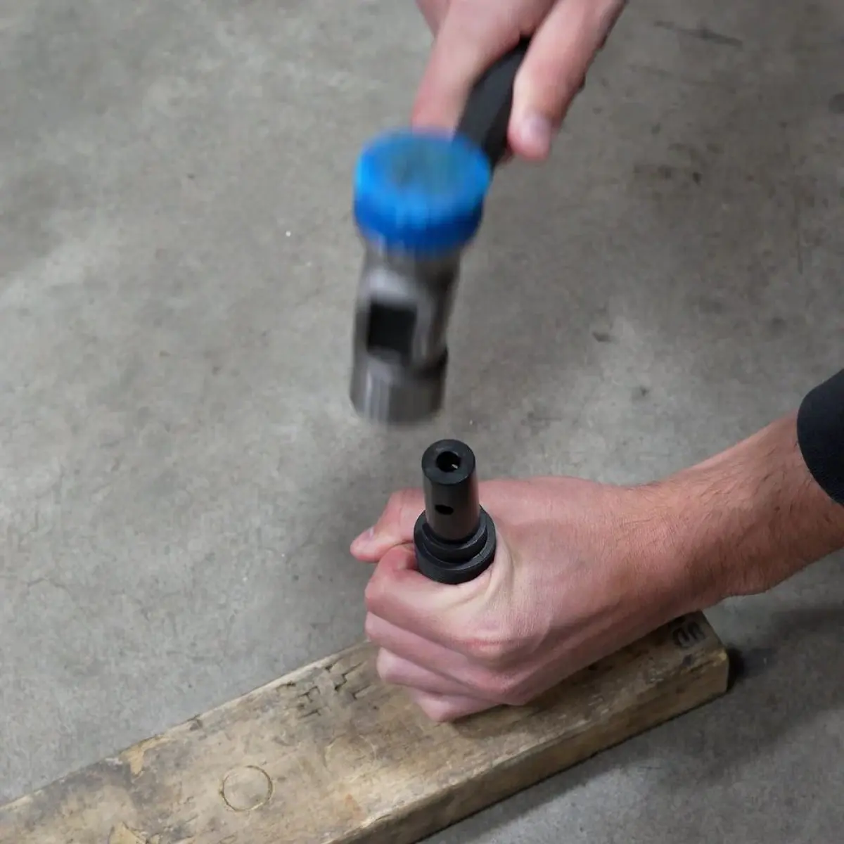 WOLF TOOTH - LOCKED-IN BAR END INSTALLATION GRIP PUNCH image 5