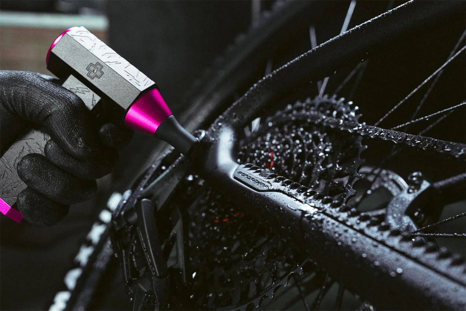 Muc-Off - It Blows - Precision Air Blaster image 2