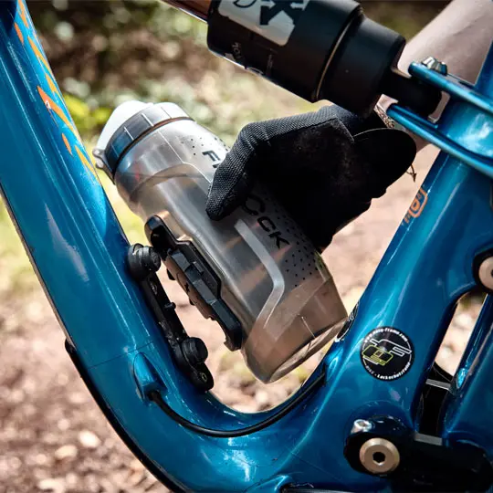 Fidlock Twist 590ml Bottle and Base image 5