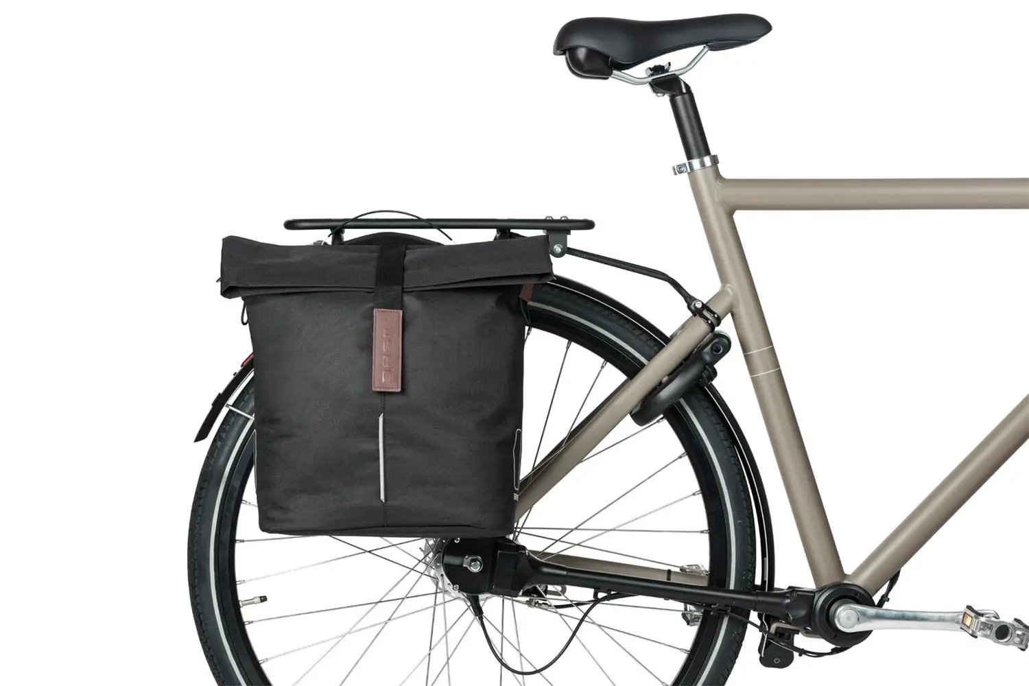 Basil - City Shopper (MIK Studs) image 9
