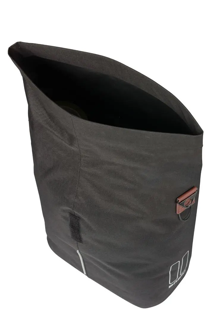 Basil - City Shopper (MIK Studs) image 6