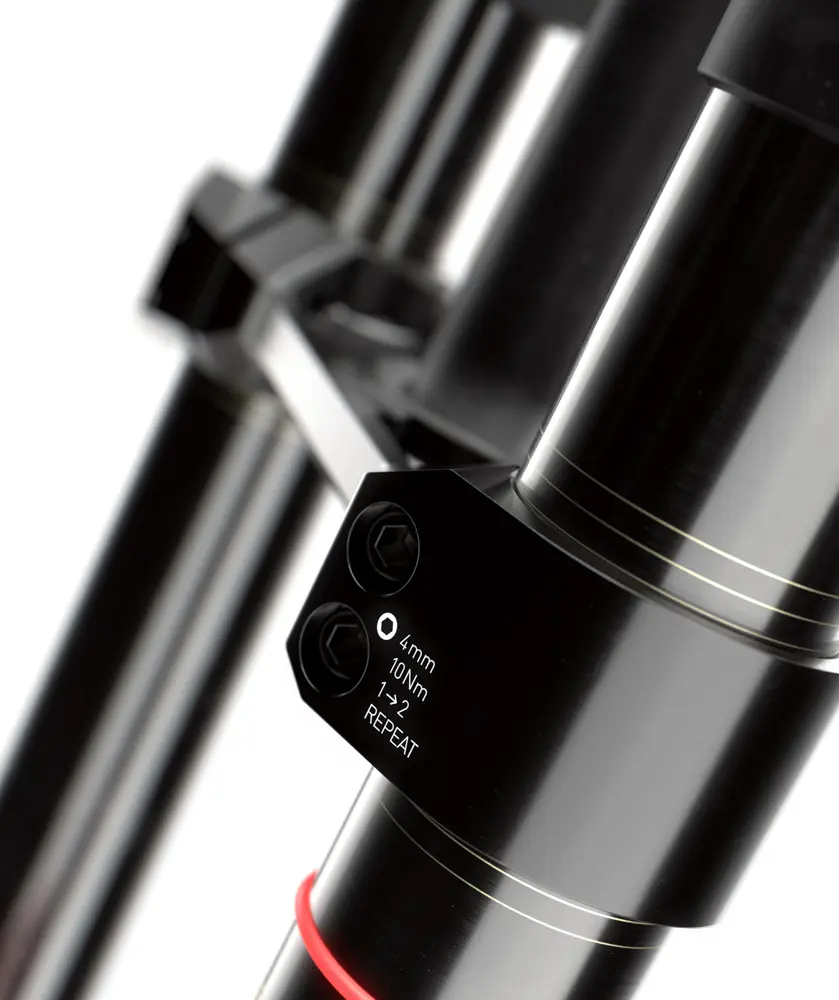 RockShox BoXXer Ultimate Fork image 5
