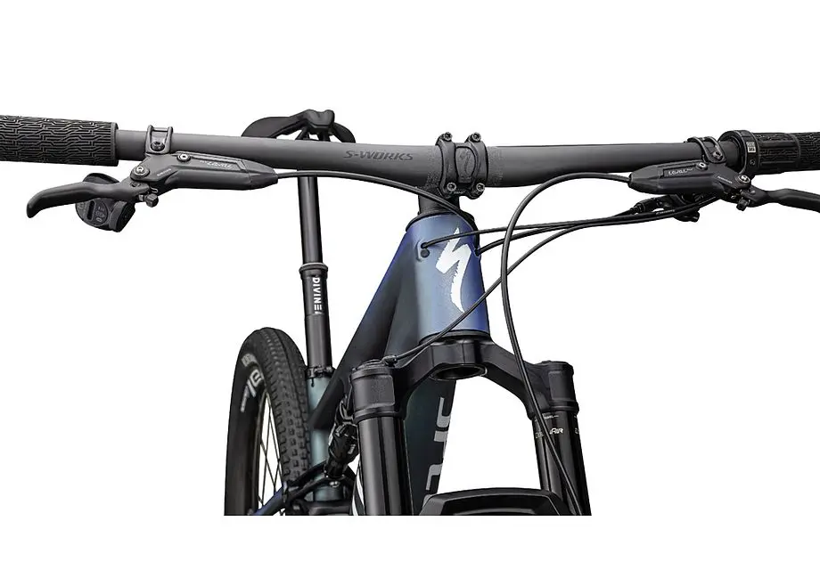 EPIC 8 PRO CARB/METSPHR/METWHTSIL M image 12