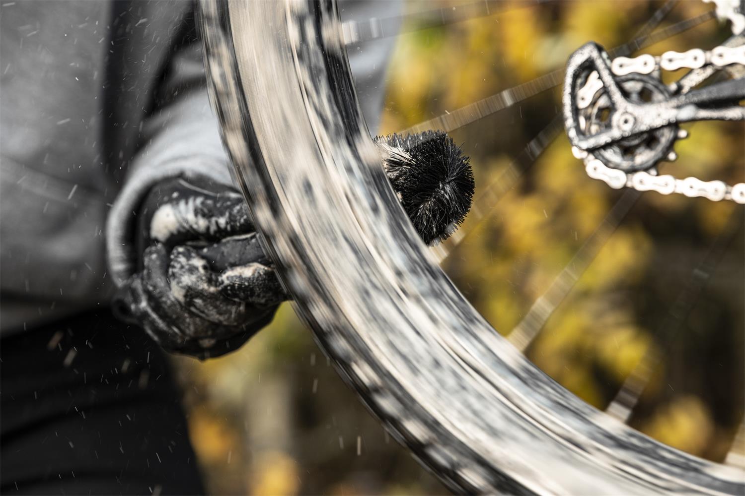 Muc-Off - Wheel & Component Brush image 4