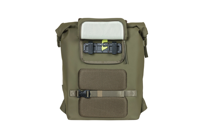 Basil - Soho Bicycle Bag / Backpack With LED image 6