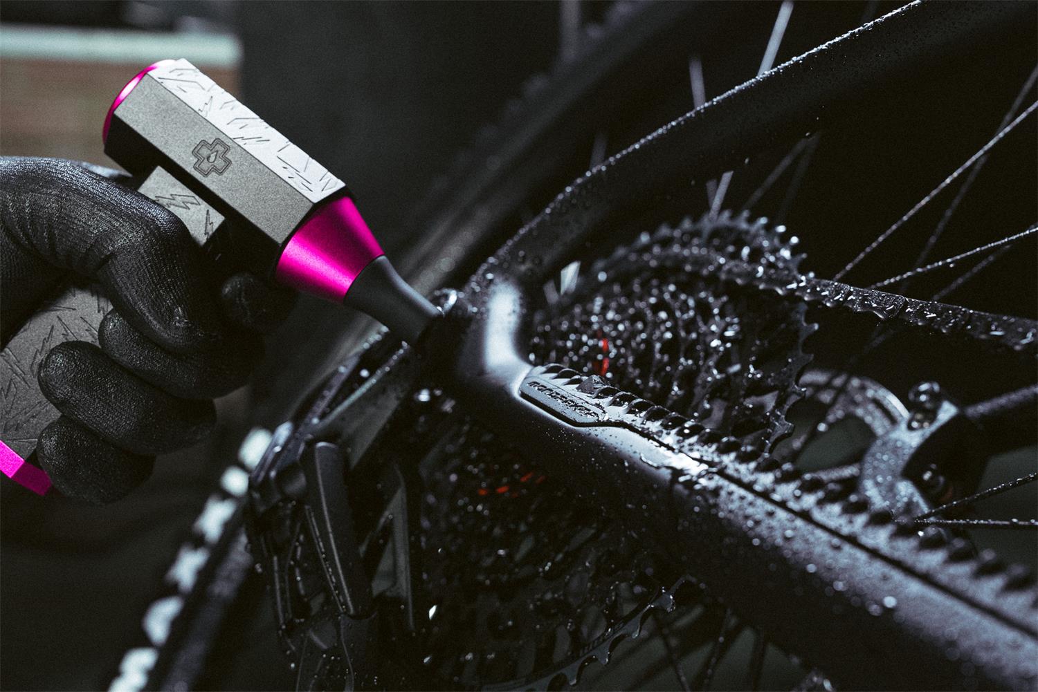 Muc-Off - It Blows - Precision Air Blaster image 2