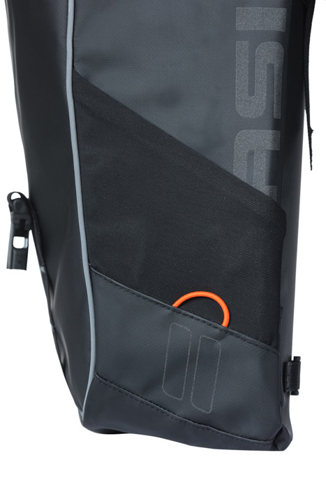 Basil - Miles Tarpaulin Double Bag image 7