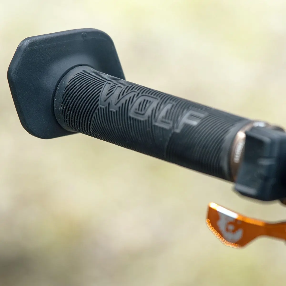 WOLF TOOTH - LOCKED-IN BAR END INSTALLATION GRIP PUNCH image 7