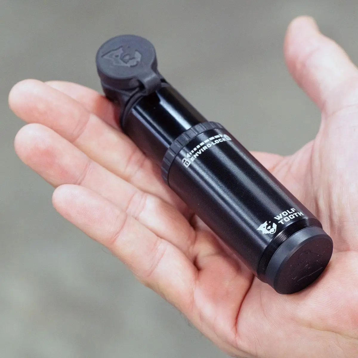 WOLF TOOTH ENCASE PUMP 30CC image 4