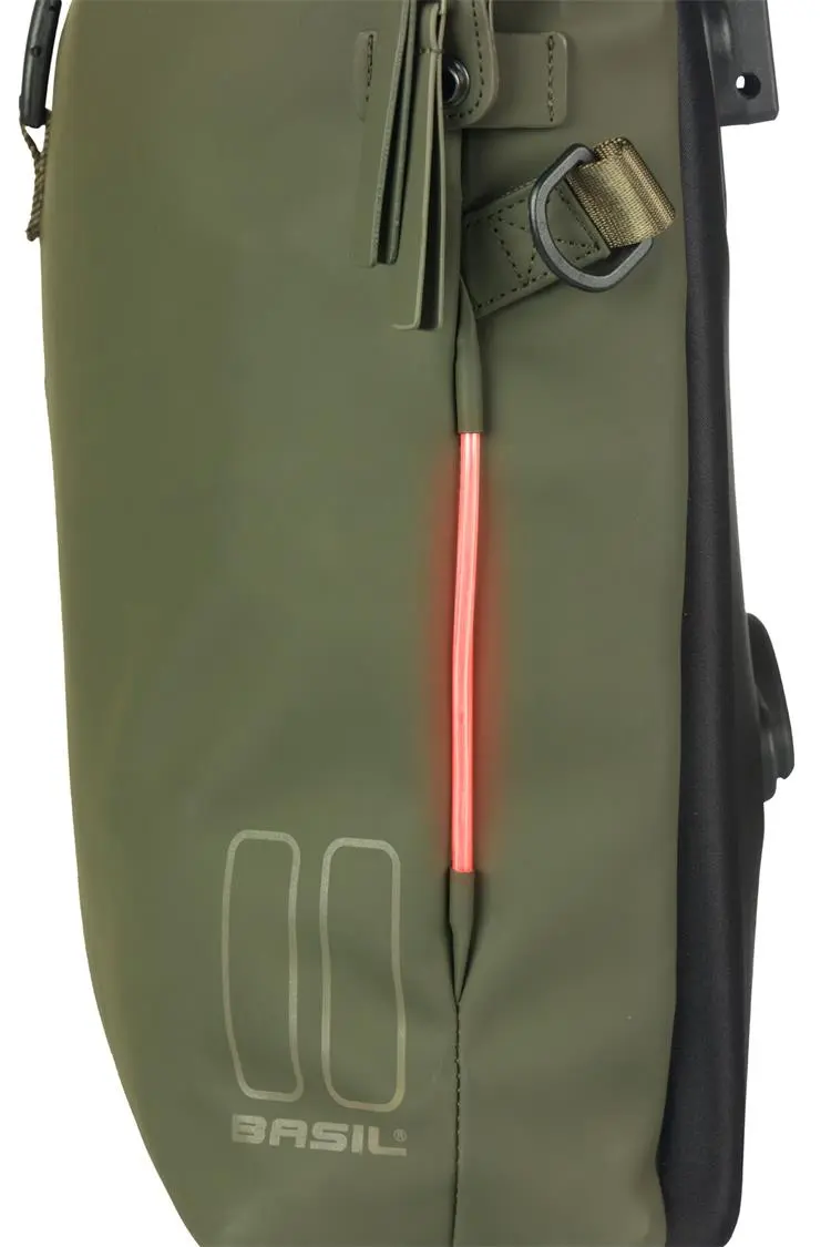 Basil - Soho MIK Studs Bicycle Shoulderbag With LED (MIK Studs) image 16