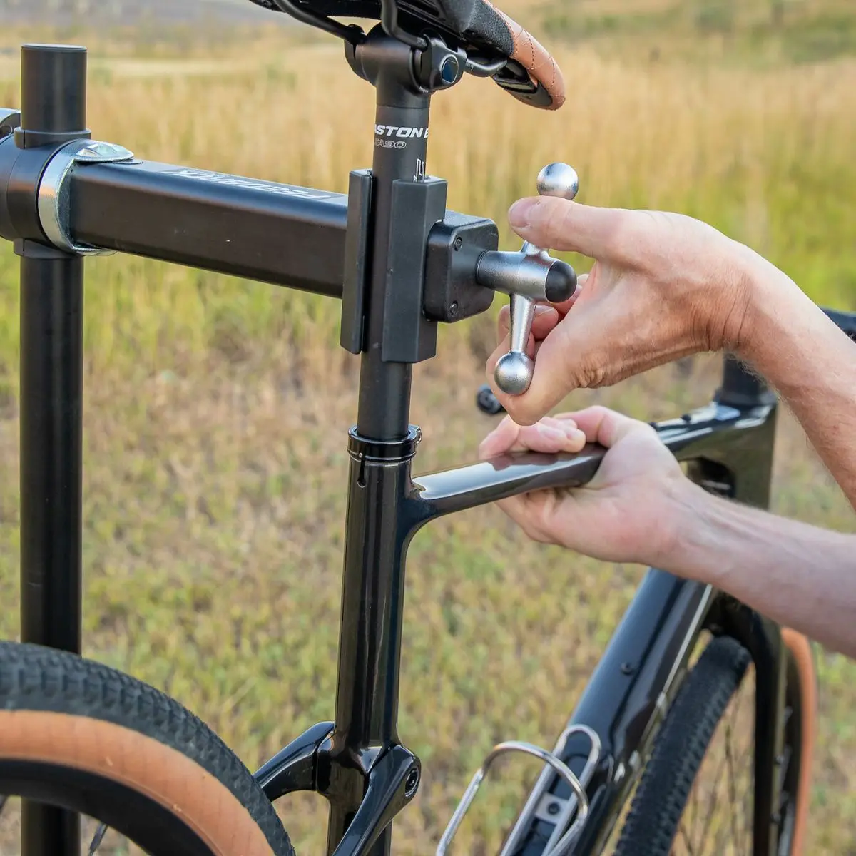 FEEDBACK SPORTS - SPORT MECHANIC 2.0 REPAIR STAND image 13