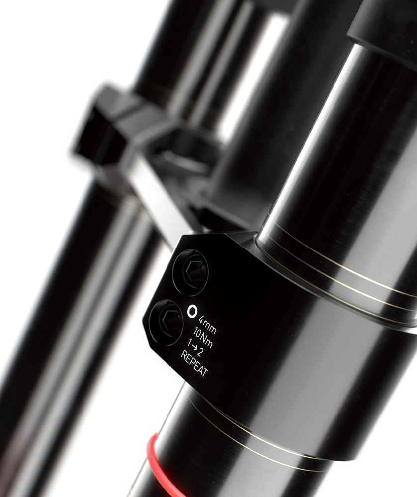 RockShox BoXXer Ultimate Fork image 5