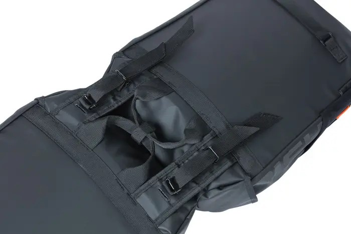 Basil - Miles Tarpaulin Double Bag image 4